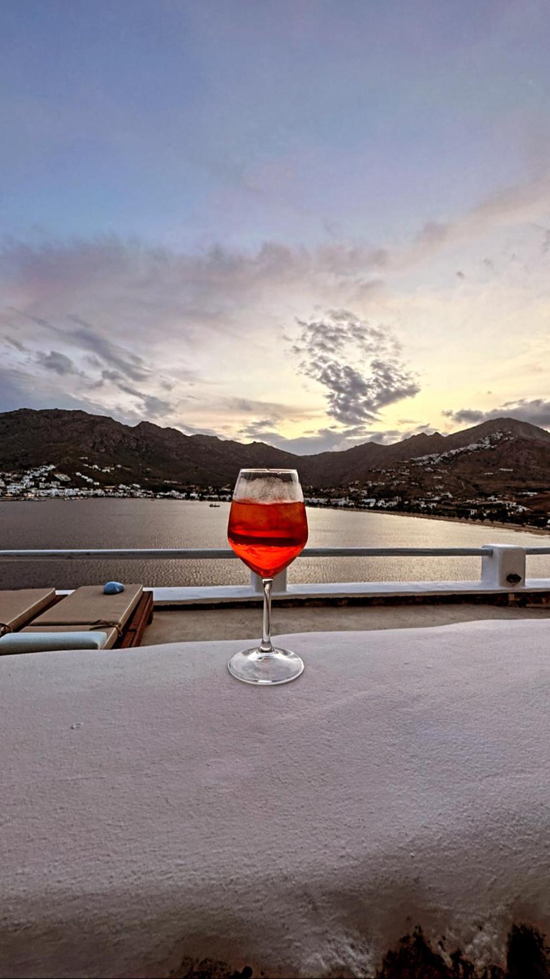 Amfitriti Serifos Livadi  المظهر الخارجي الصورة